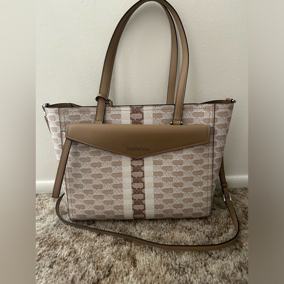 Michael Kors purse, brand new Brown latte color big size - Picture 2 of 2
